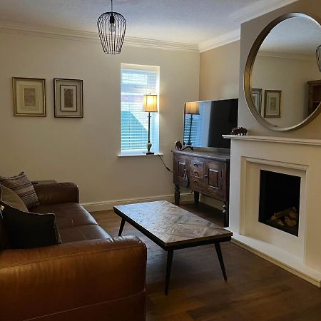 Stunning Beverley Bungalow W Fireplace, Private Parking, And Garden Luaran gambar