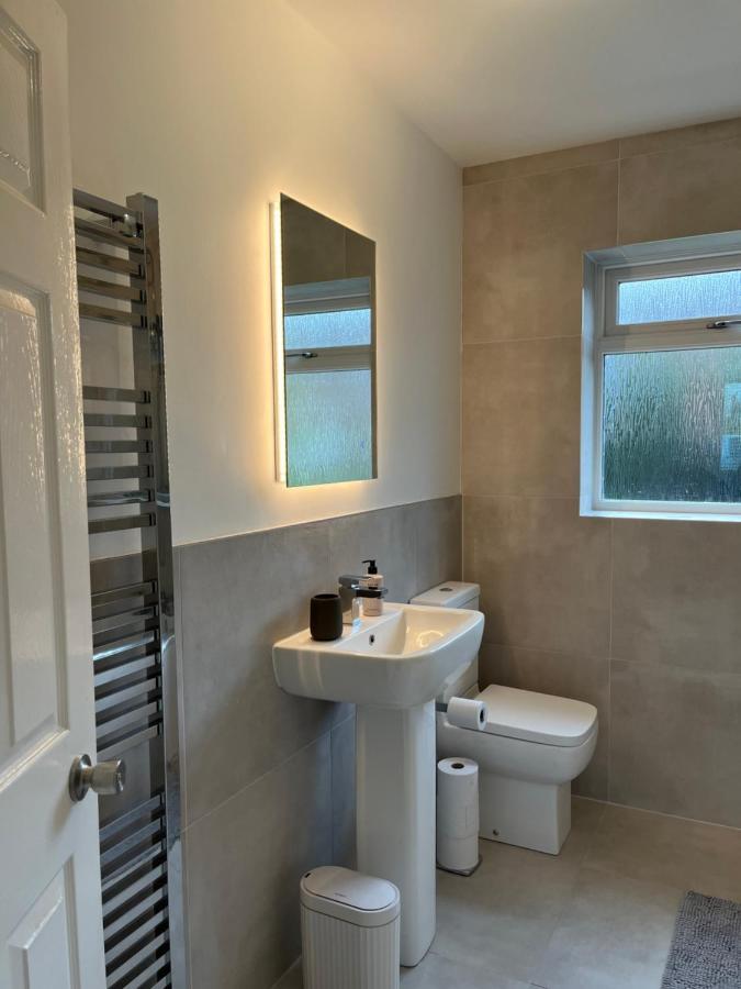 Stunning Beverley Bungalow W Fireplace, Private Parking, And Garden Luaran gambar