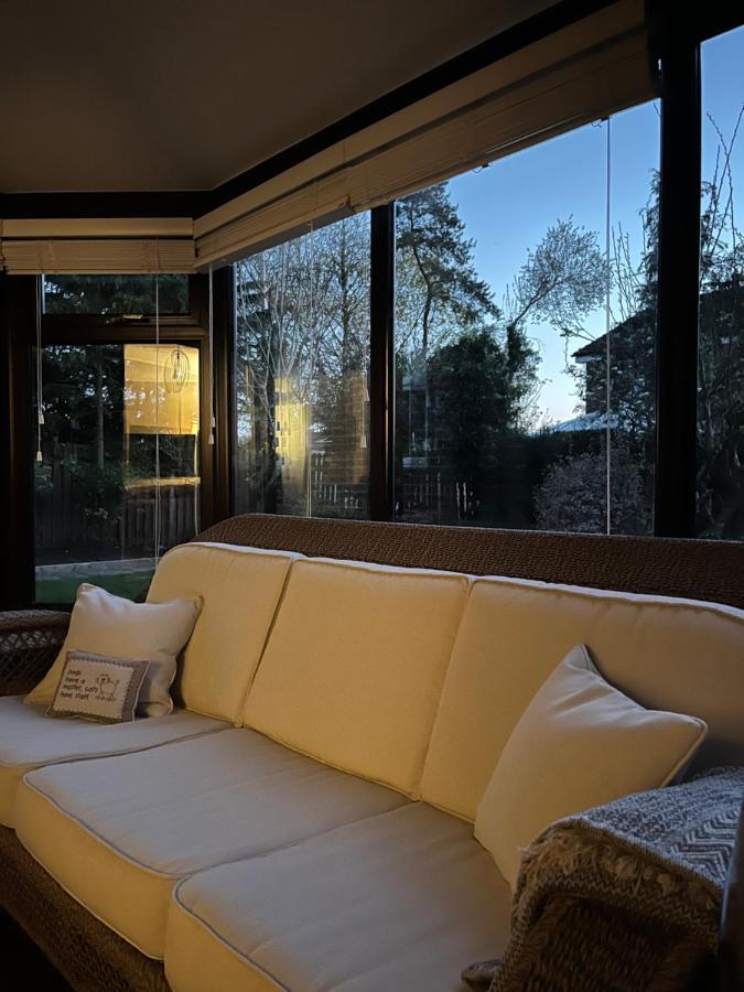 Stunning Beverley Bungalow W Fireplace, Private Parking, And Garden Luaran gambar
